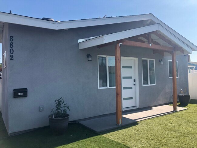 Primary Photo - 8802 Kittyhawk Ave