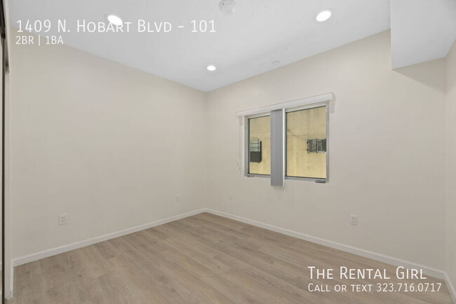 Building Photo - 1st Floor Hollywood Chic 2BR/ 2BA Open-Con...