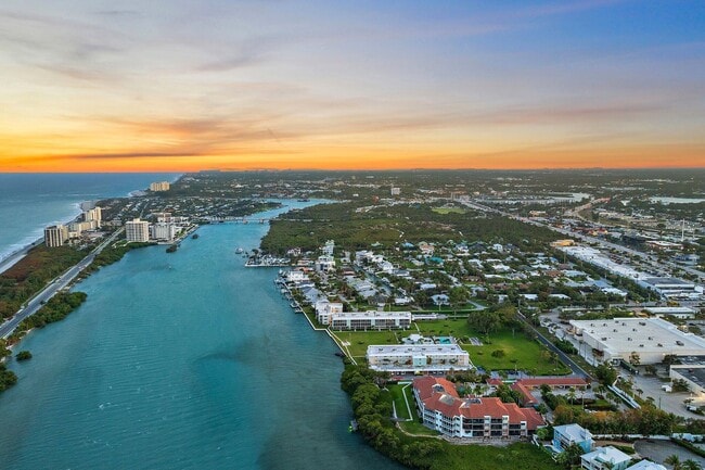 Building Photo - 100 Waterway Rd