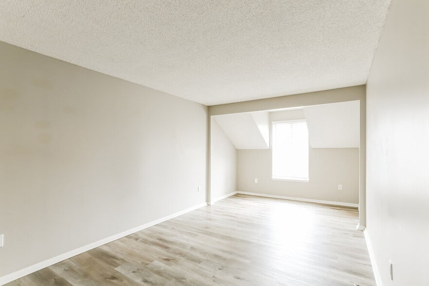 Building Photo - 12143 Twincreek Dr