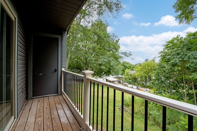 Building Photo - Two bedroom apartment
