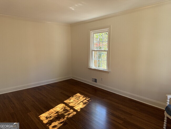 Building Photo - 1610 Old Mill Crossing NE