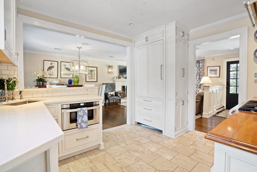 Building Photo - 810 Waterview Dr