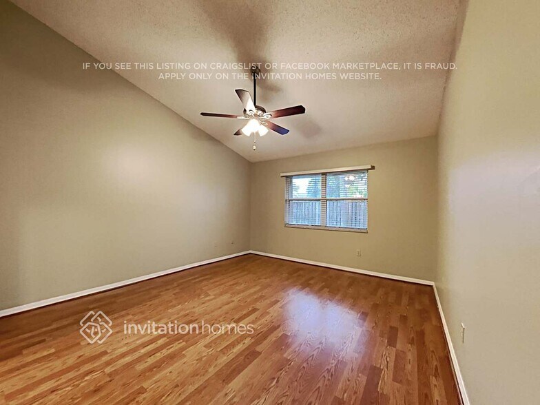 Building Photo - 12841 Meadowbreeze Dr