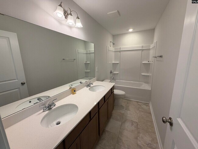 Building Photo - 3040 Hallsdale Dr