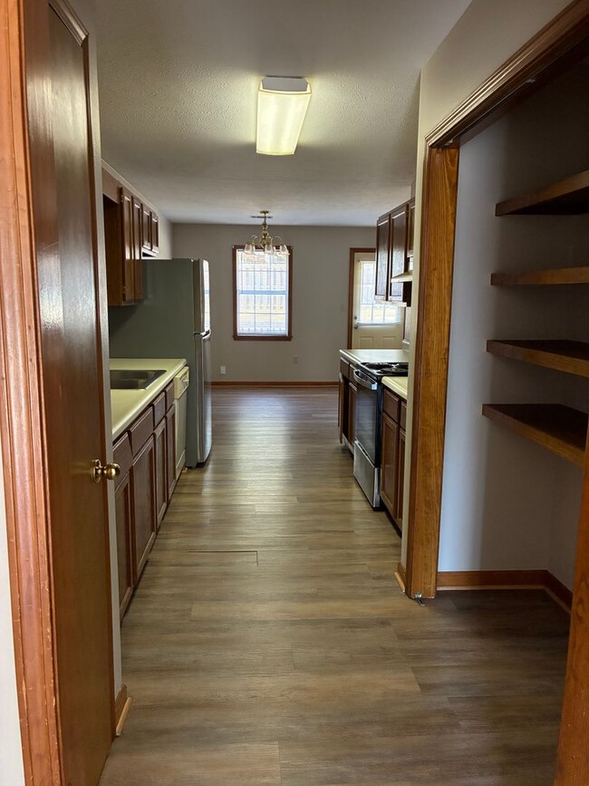 Building Photo - 2702 Oak Meadow Pl