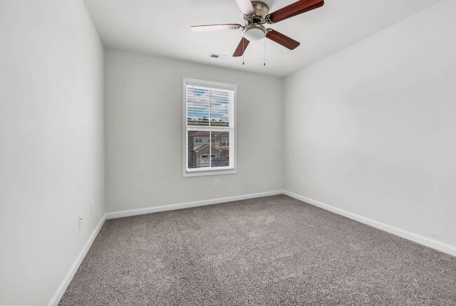 Building Photo - !!Reduced Rent!! Beautiful 3-bed, 2.5-bath home with a bright, open floor plan.