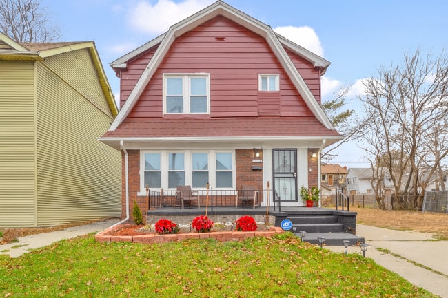 Building Photo - 2466 Highland St