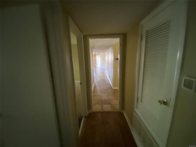 Building Photo - 2440 Price St