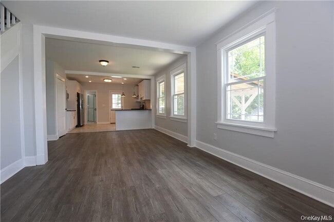 Building Photo - 6 Catherine St