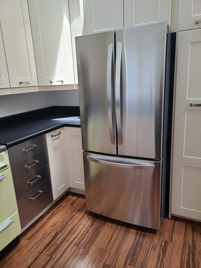 Building Photo - 14651 Huston St