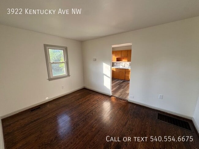 Building Photo - 3922 Kentucky Ave NW