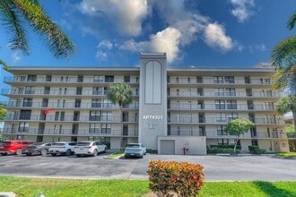 Building Photo - 17 Royal Palm Way