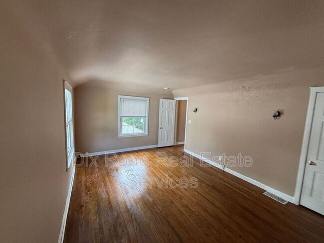 Building Photo - 502 Dick Ave