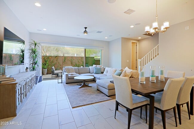 Building Photo - 7350 E Vista Bonita Dr