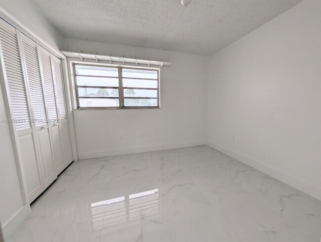 Building Photo - 21 SW 109th Ave