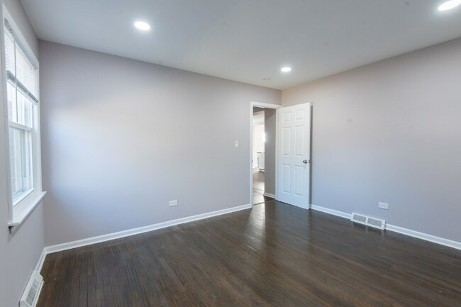 Building Photo - 209 N Dryden Pl