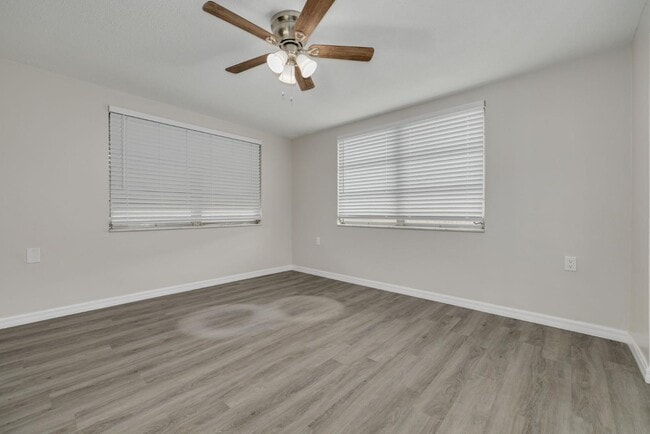 Building Photo - 5135 Cardiff Dr