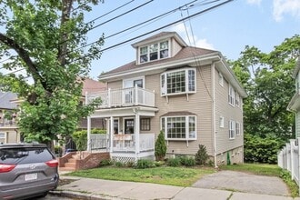 Building Photo - 44 Hillsdale St
