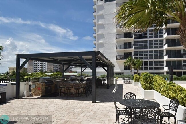 Building Photo - 525 N Ocean Blvd