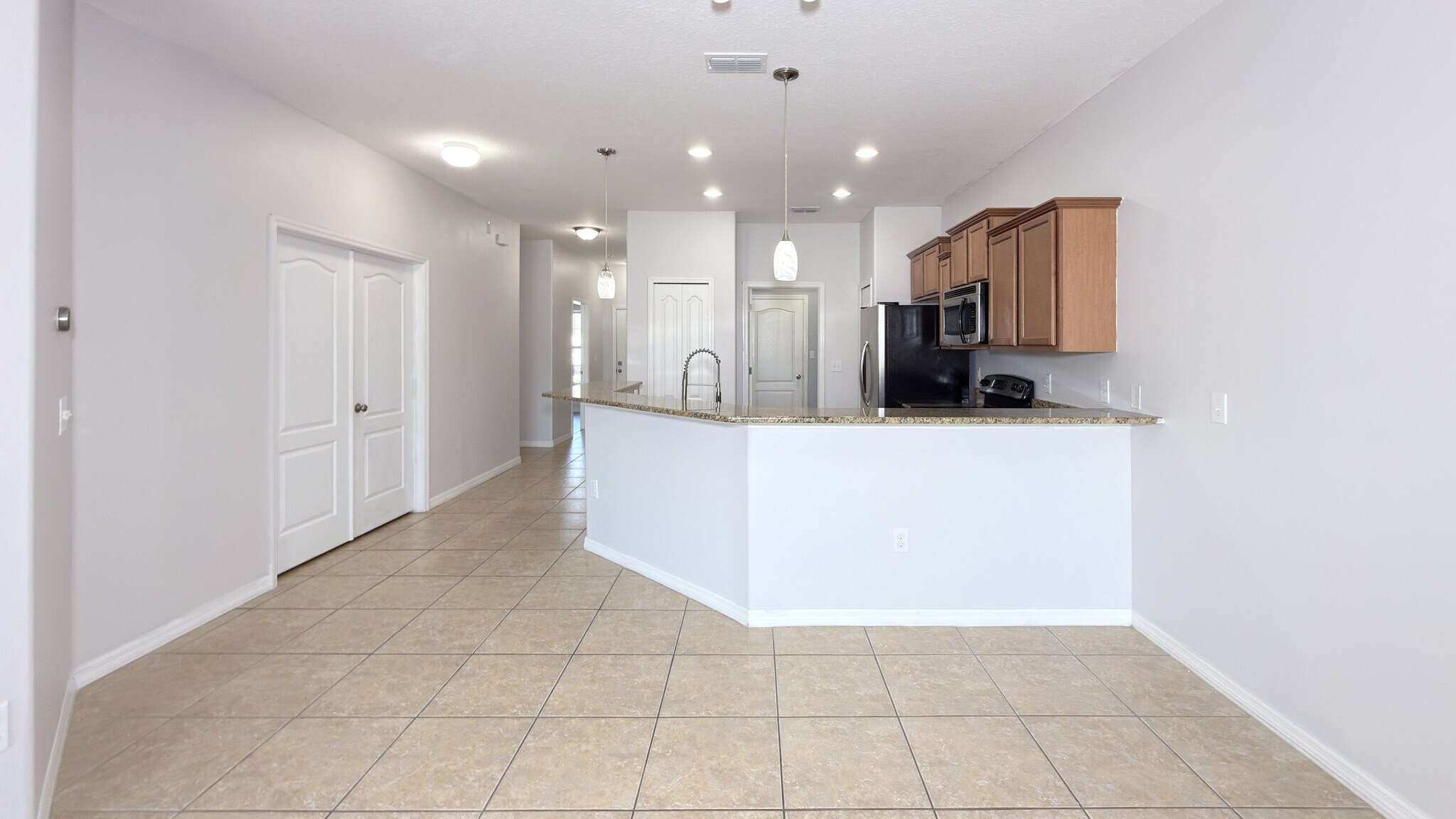 Building Photo - 4093 Shade Tree Ln