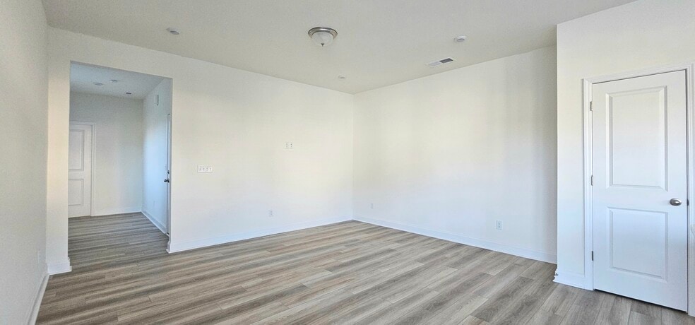 Building Photo - 1534 Cedar Tree Dr