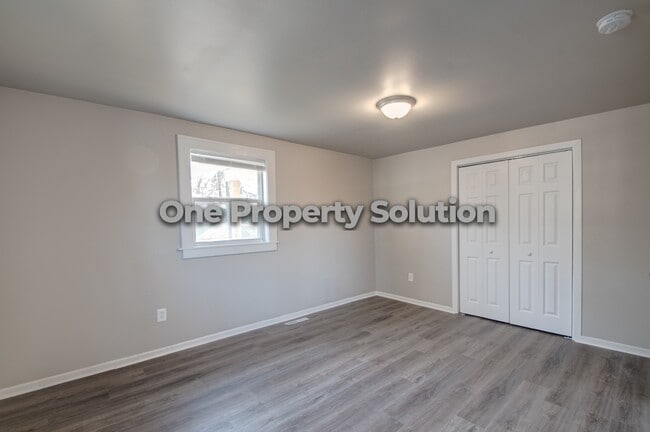 Building Photo - 1520 W 45th St