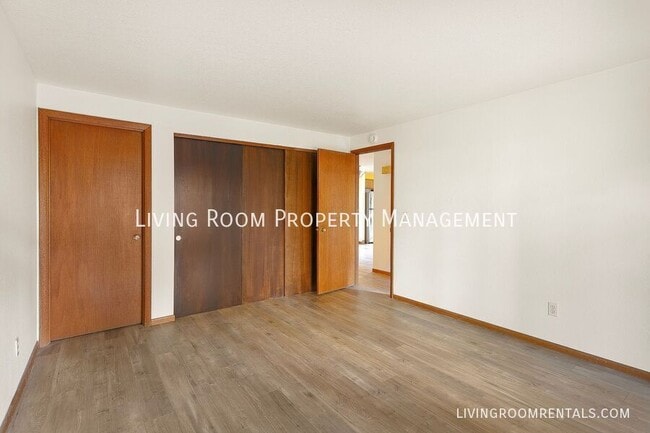 Building Photo - 9811 SW 49th Ave