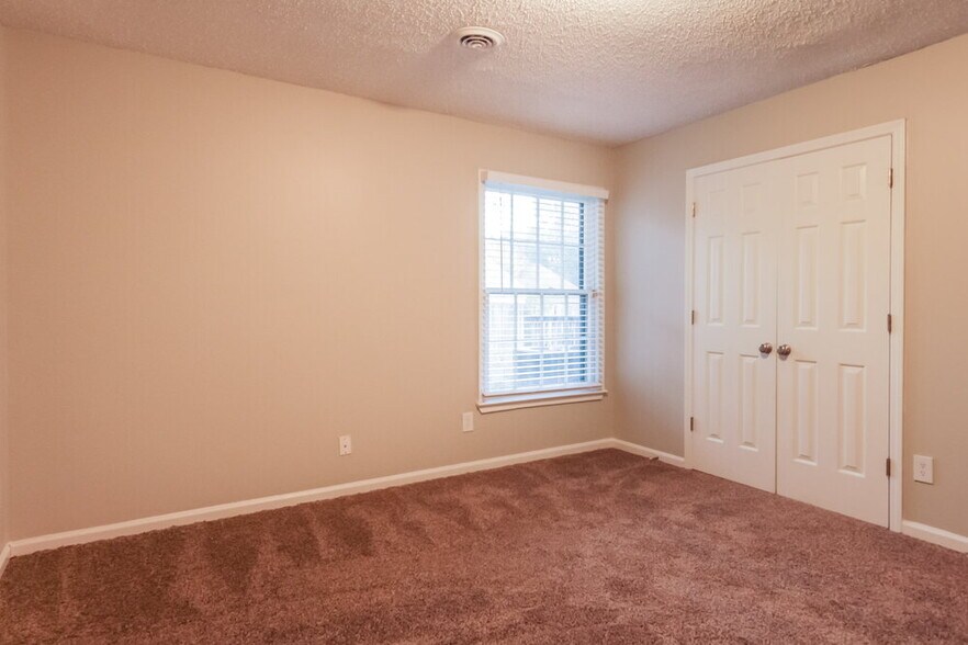 Building Photo - 4134 Glenroy Dr