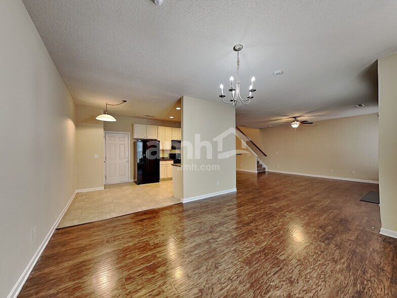 Building Photo - 696 Winners Cir