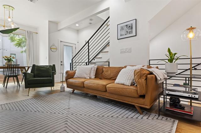 Building Photo - 2222 Moser Ave