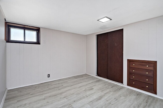 Building Photo - 6271-6273 Odell