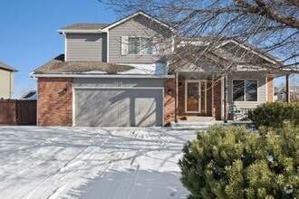 Building Photo - Spacious 5-Bedroom, 4-Bathroom home in Wes...