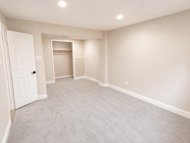 Building Photo - 599 Ashwood Rd