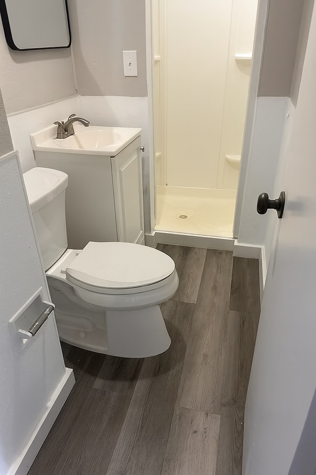 Building Photo - Newly Renovated 4BR/2BA Home – Cleveland, OH 44111