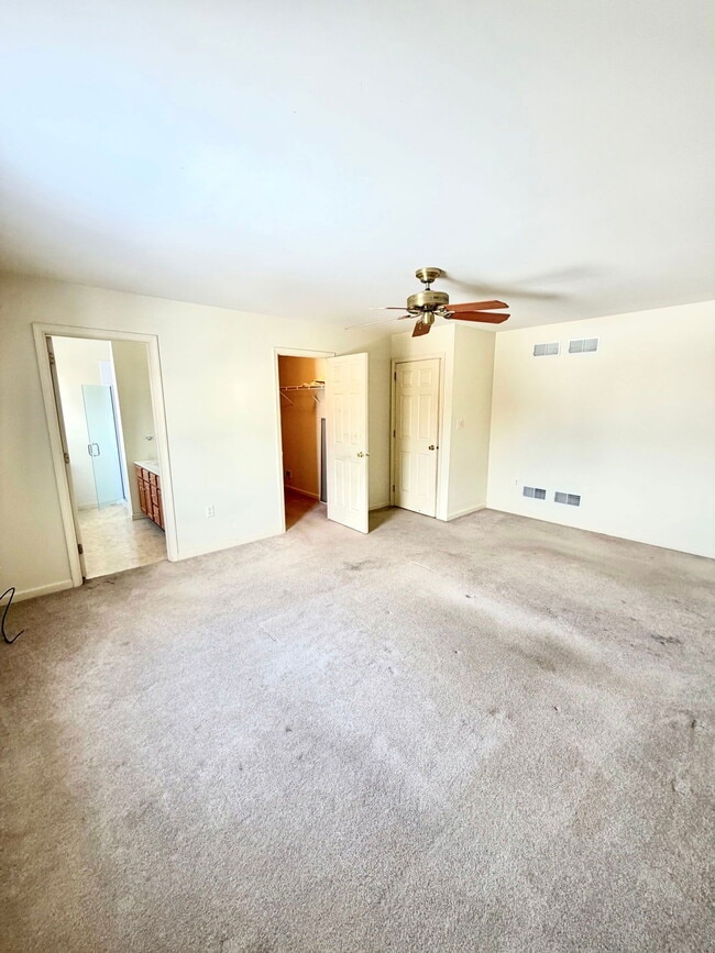 Building Photo - 104 Kentshire Dr