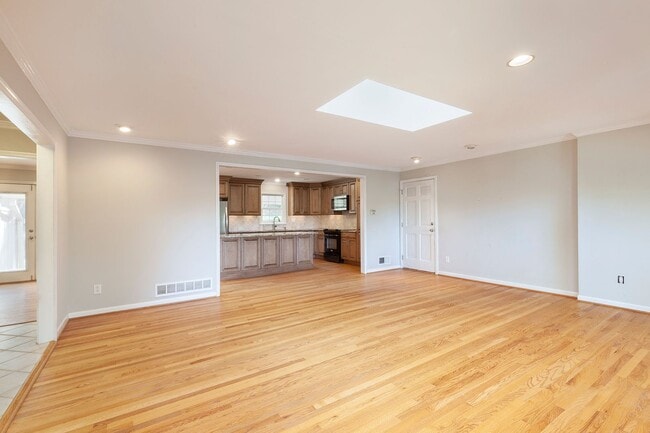 Building Photo - 3741 Fox Glen Ct NE