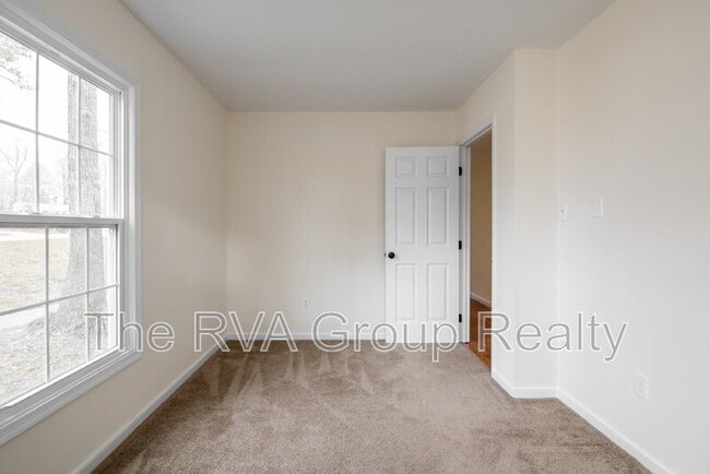 Building Photo - 8907 Huntingcreek Terrace