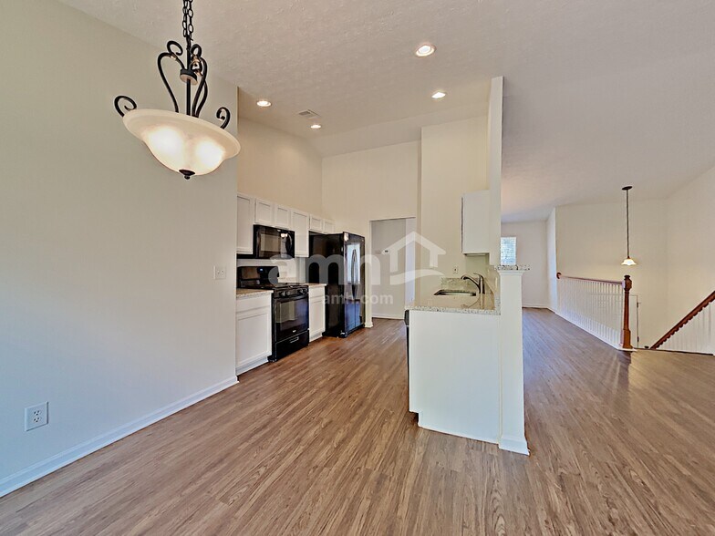Building Photo - 78 Red Maple Way