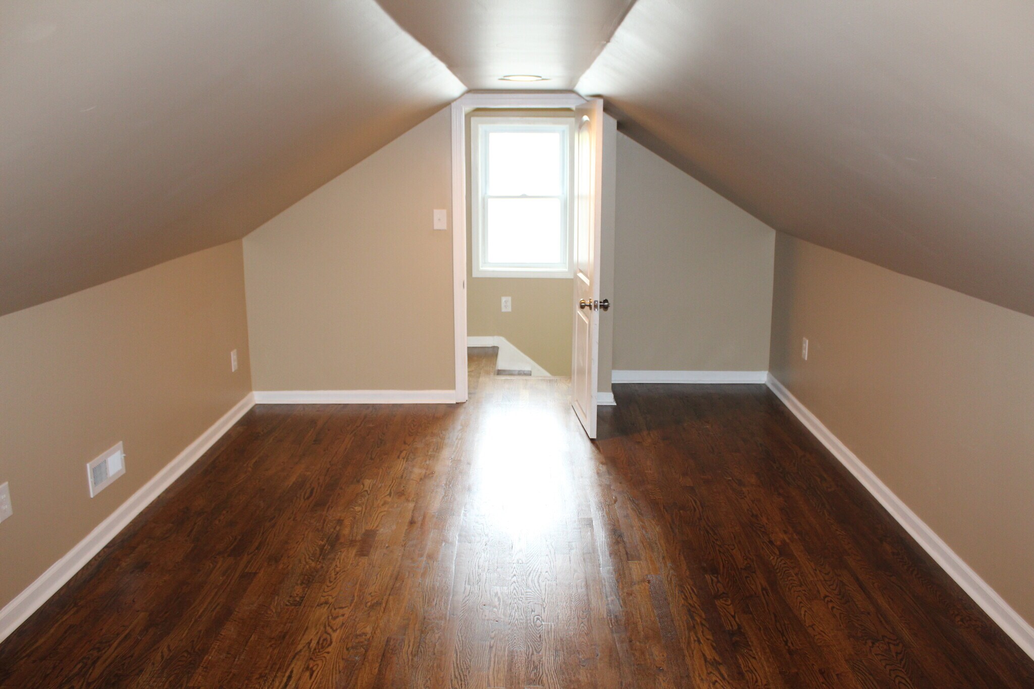 Building Photo - 2124 Ronnie Ave