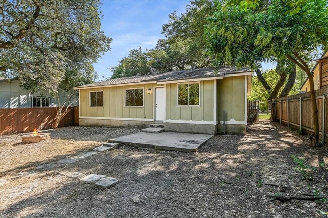 Building Photo - 736 Wales Way