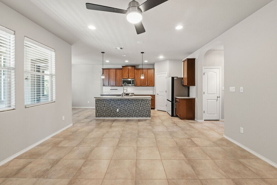 Building Photo - 7312 Lookout Bluff Terrace