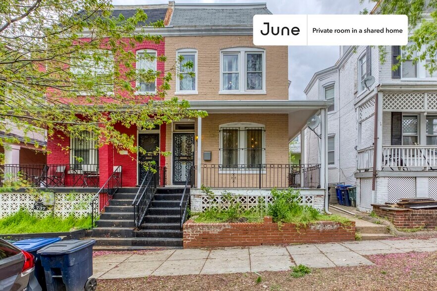 Building Photo - Room in Shared 4 bed/2 bath home in Columbia Heights