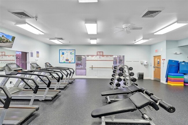 Building Photo - 3001 Portofino Isle