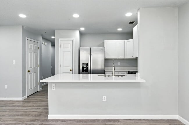 Building Photo - 303 Crooked Pine Trail