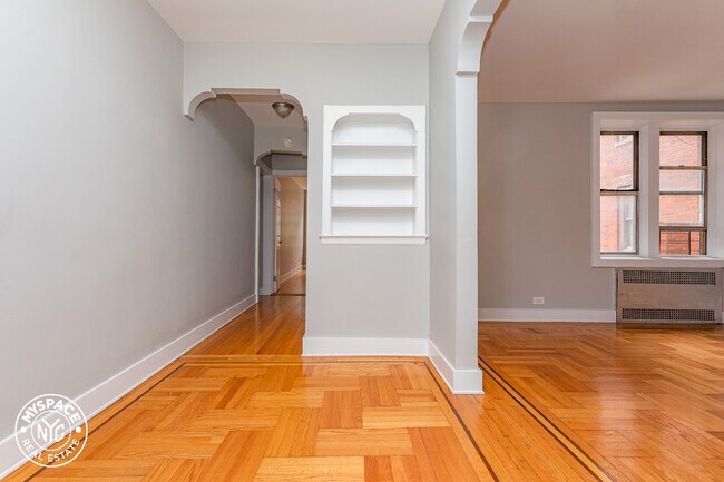 Building Photo - 111 E 21st St