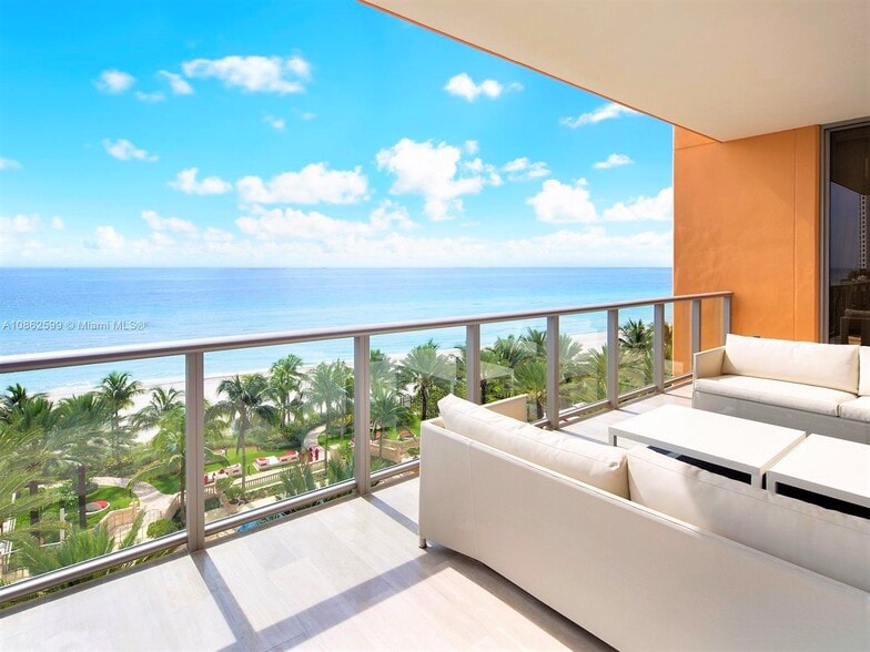 Building Photo - 17749 Collins Ave