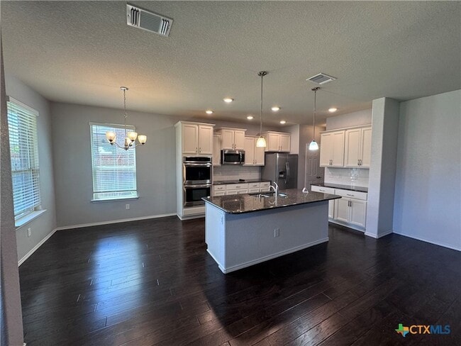 Building Photo - 1310 Stonewall Ridge