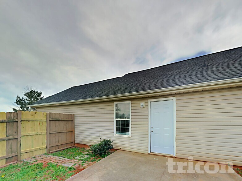 Building Photo - 98 Pin Oak Ct