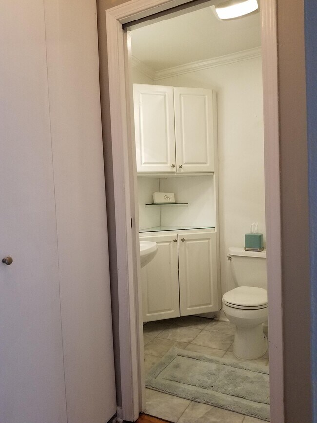 Second Floor Bathroom - 832 W Oakdale Ave